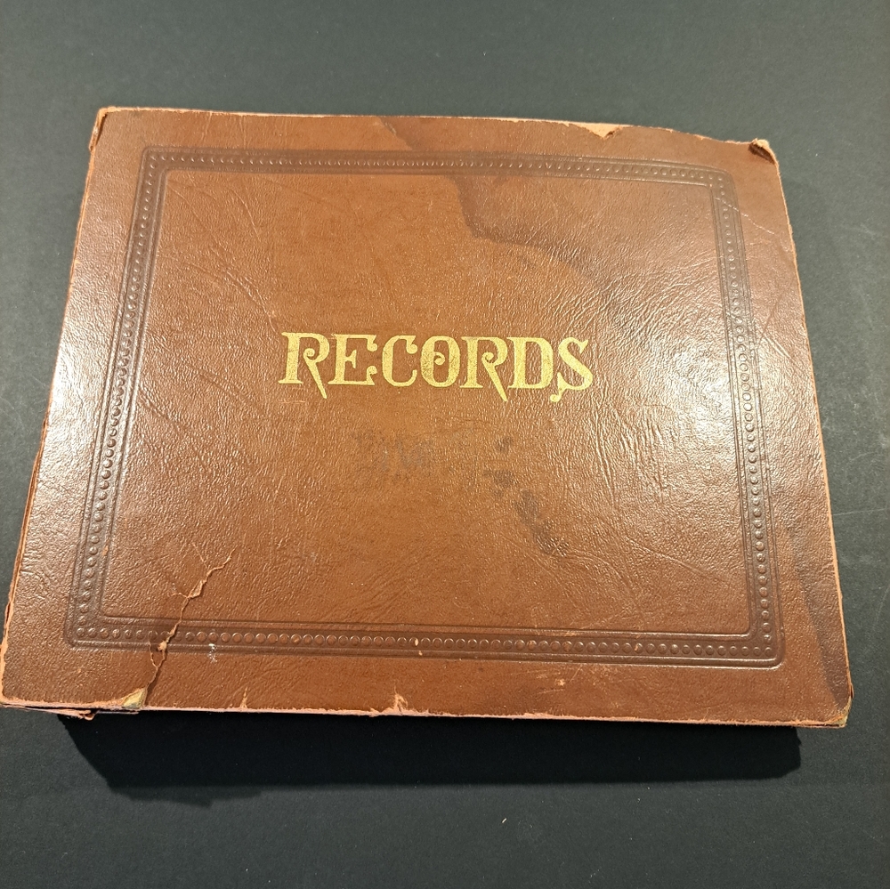 Vtg 10 Records & Album With 10 ELVIS PRESLEY 45s Records